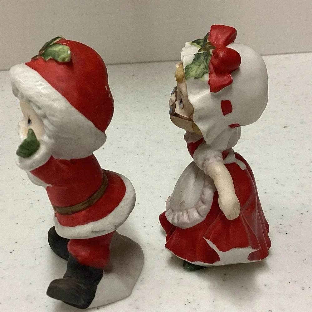 Lefton Santa & Mrs. Claus Christmas Figurines Set of 2 Ceramic Hand Painted